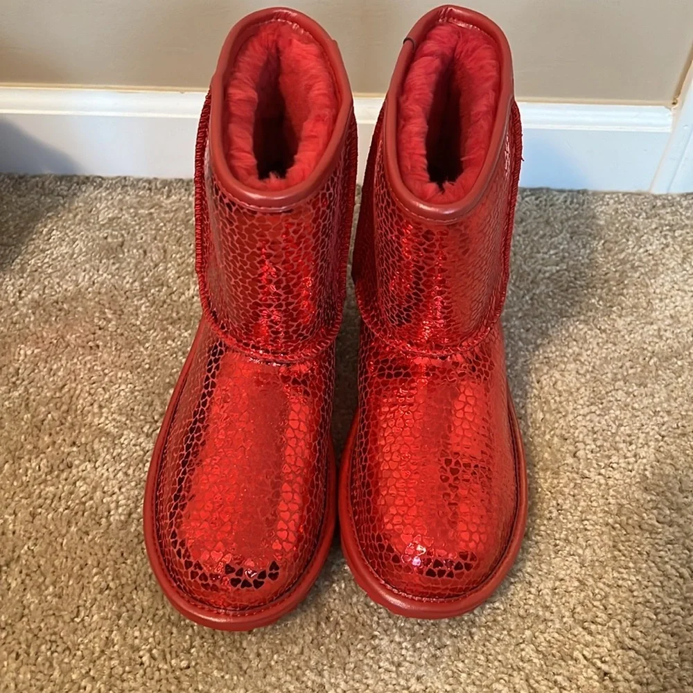 UGG new without